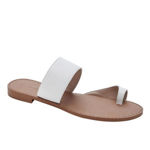 Banana Republic white leather sandals